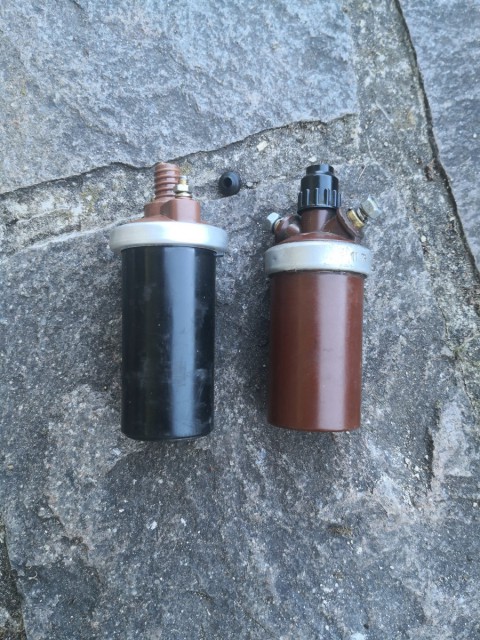 The old coil on the right side and the IZH spare part on the left side.