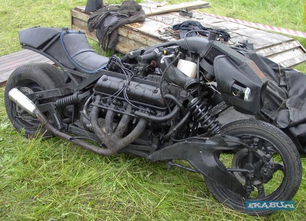 Вот это чу довище! Разгон до 100/2Сек.  200 Л/с Одна передача, на холстом ходу 60км/ч!