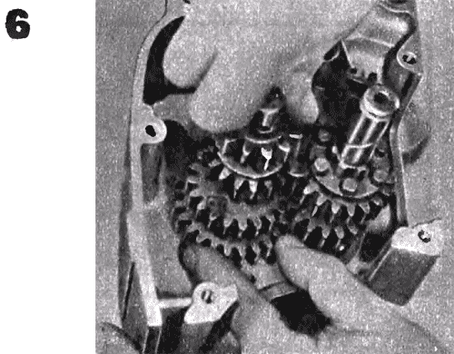 Рис. 6. Проверка осевой «игры» шестерни первой передачи