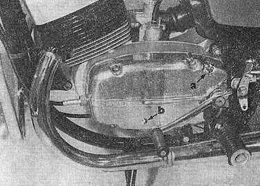 Рис. 15. А - контрольная пробка, B - наливное отверстие
