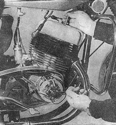 Рис. 29. Регулировка опережения зажигания Ява 634