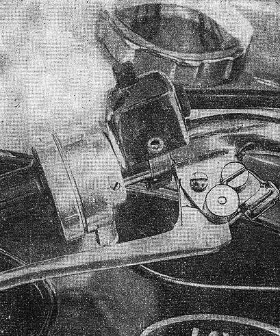 Рис. Фиксатор переднего тормоза Ява 634